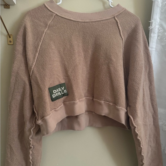 Daily Drills Cropped Crew, Dune, Medium, New - Picture 2 of 11